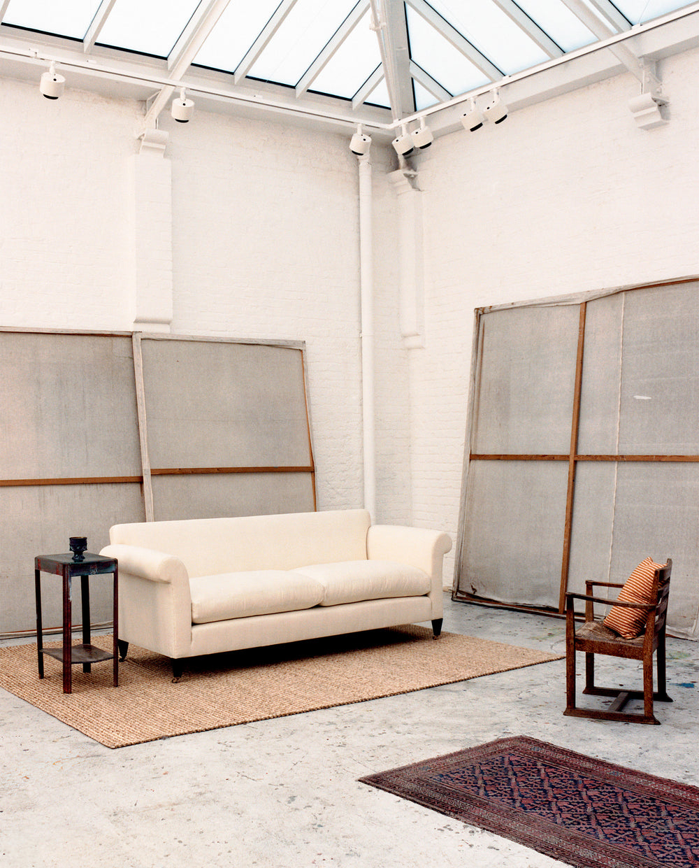 Furniture – Moro Dabron